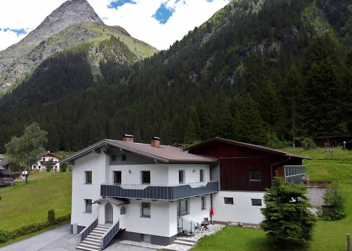 Апартаменты Montana *